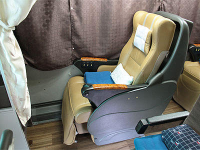 Plumeria Ｇｒａｎｄｅ神戶班次[1C]司機座後部座席