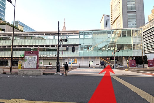 バスタ新宿4F（新宿駅南口）の新宿駅からの順路写真02