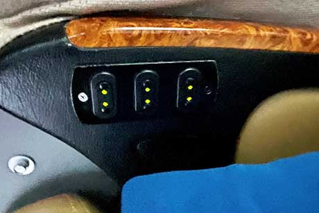 VIPライナー中部国際空港・金沢便 通常シート 充電設備について