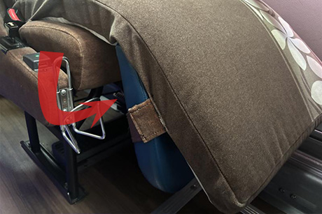 VIPライナー名古屋2便 壁側レッグレストの操作方法