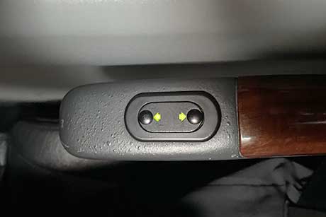 VIPライナー5便 リクライニング操作方法