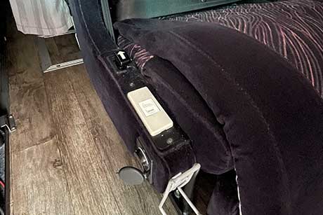 VIPライナー7便 2列目以降の充電設備について