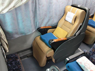 VIPライナー中部国際空港・金沢便 [1C]運転席後部シート