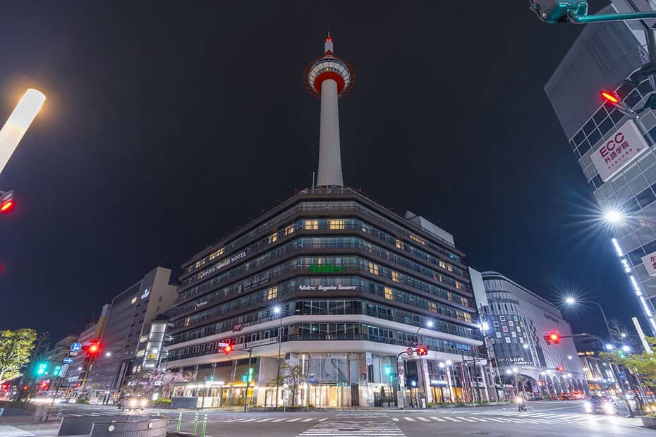 真夜中の京都タワー