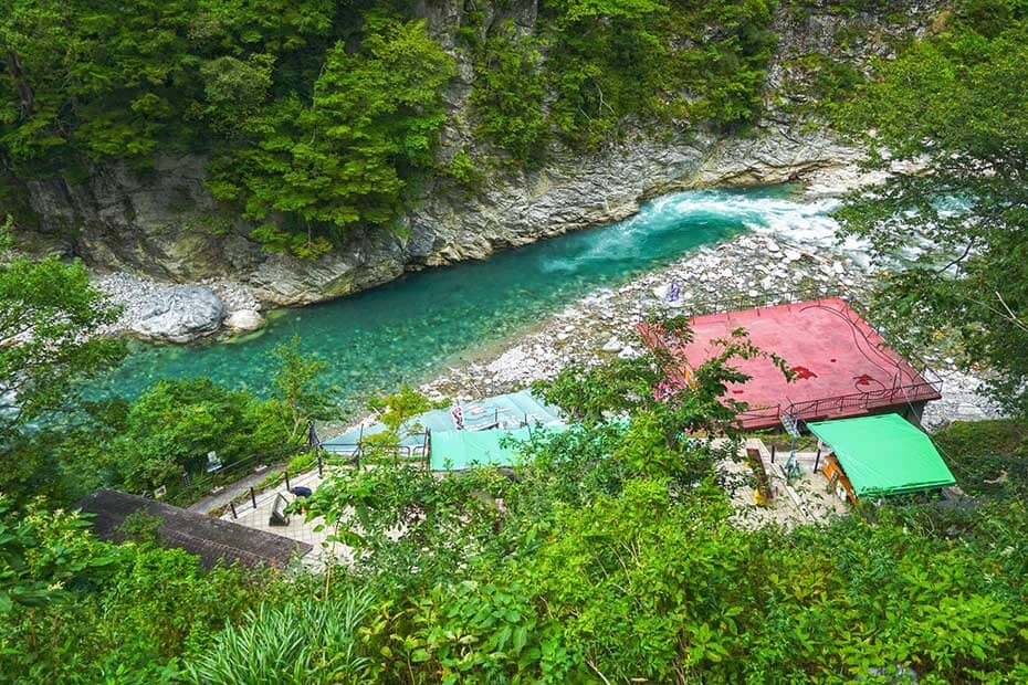 欅平から猿飛峡を見下ろす