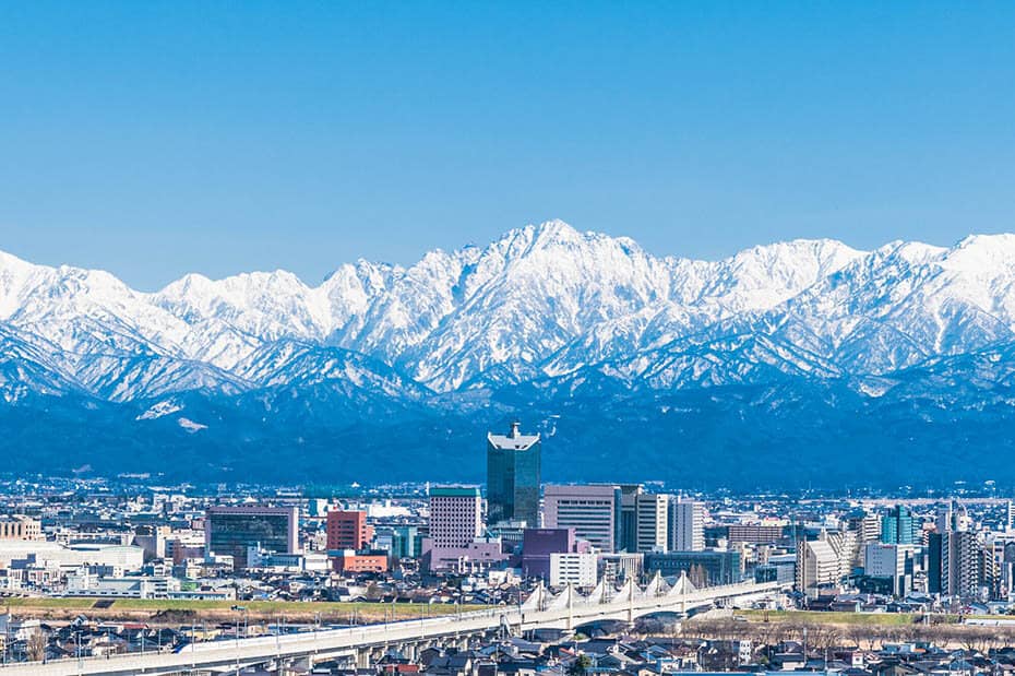 東京⇔富山の行き方ガイド｜予算と時間で選ぶ4つの交通手段