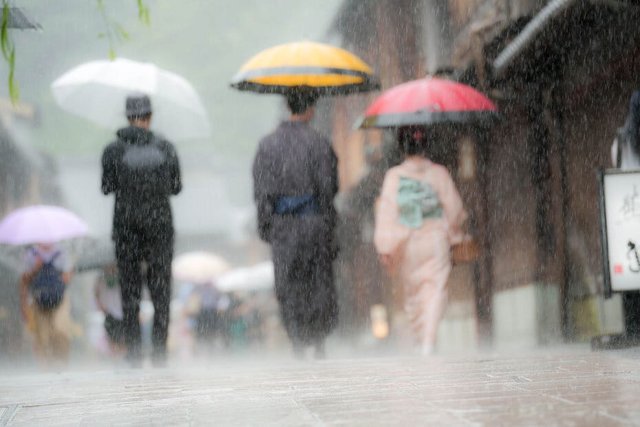 雨のひがし茶屋街