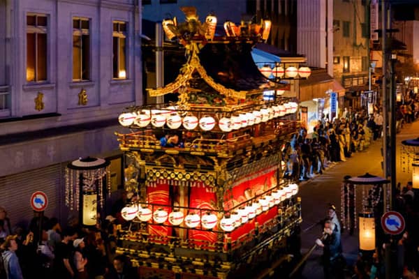 【高山祭】春の山王祭・秋の八幡祭イメージ01