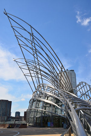 国立国際美術館